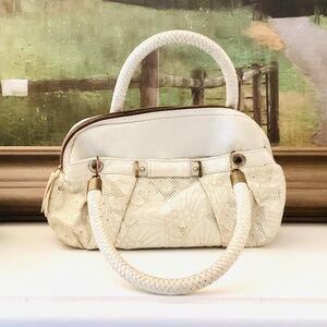 R & Y Augousti White leather Cut Floral Shoulder Bag pleated braided suede lined